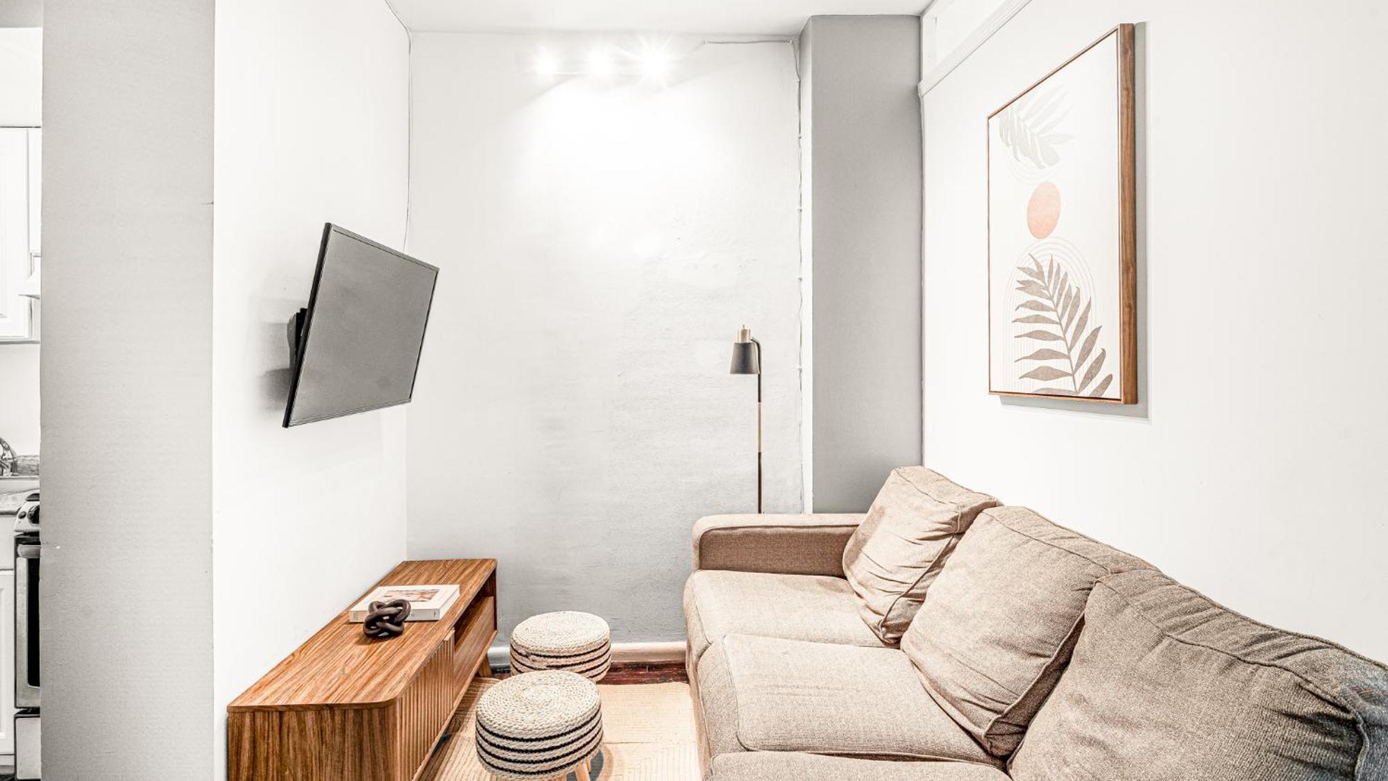 2bd 1bth Apartment, Midtown Location Near Nyc Icons! Apartment *